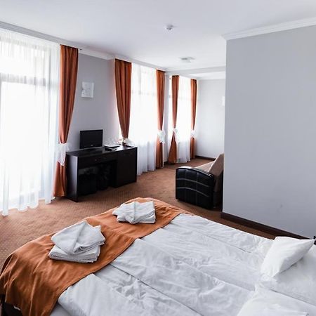Hotel Opal Zalău Esterno foto
