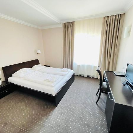 Hotel Opal Zalău Esterno foto