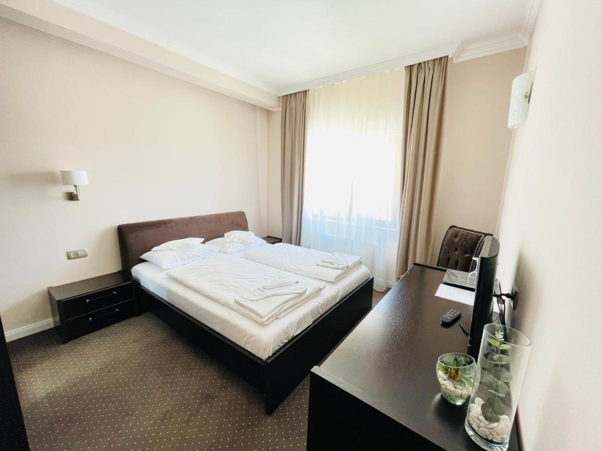 Hotel Opal Zalău Esterno foto