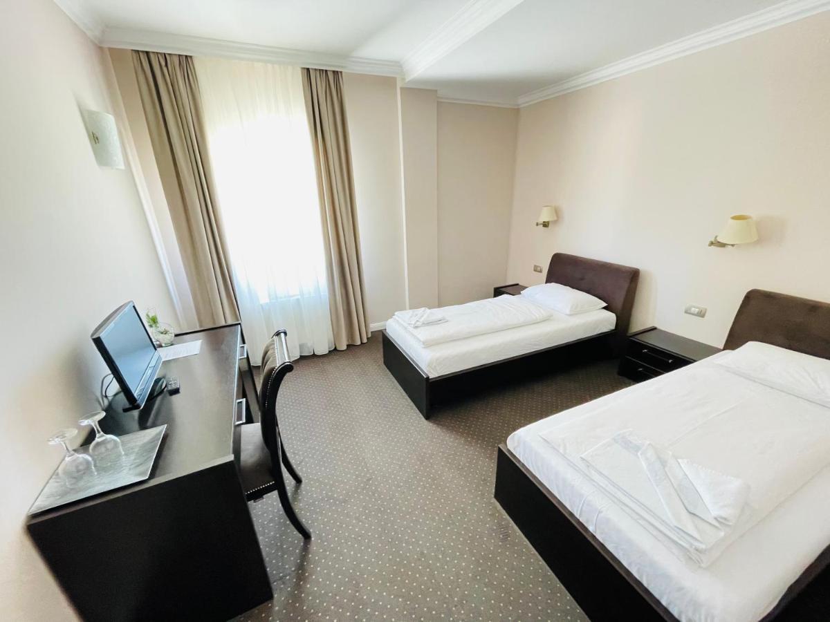 Hotel Opal Zalău Esterno foto