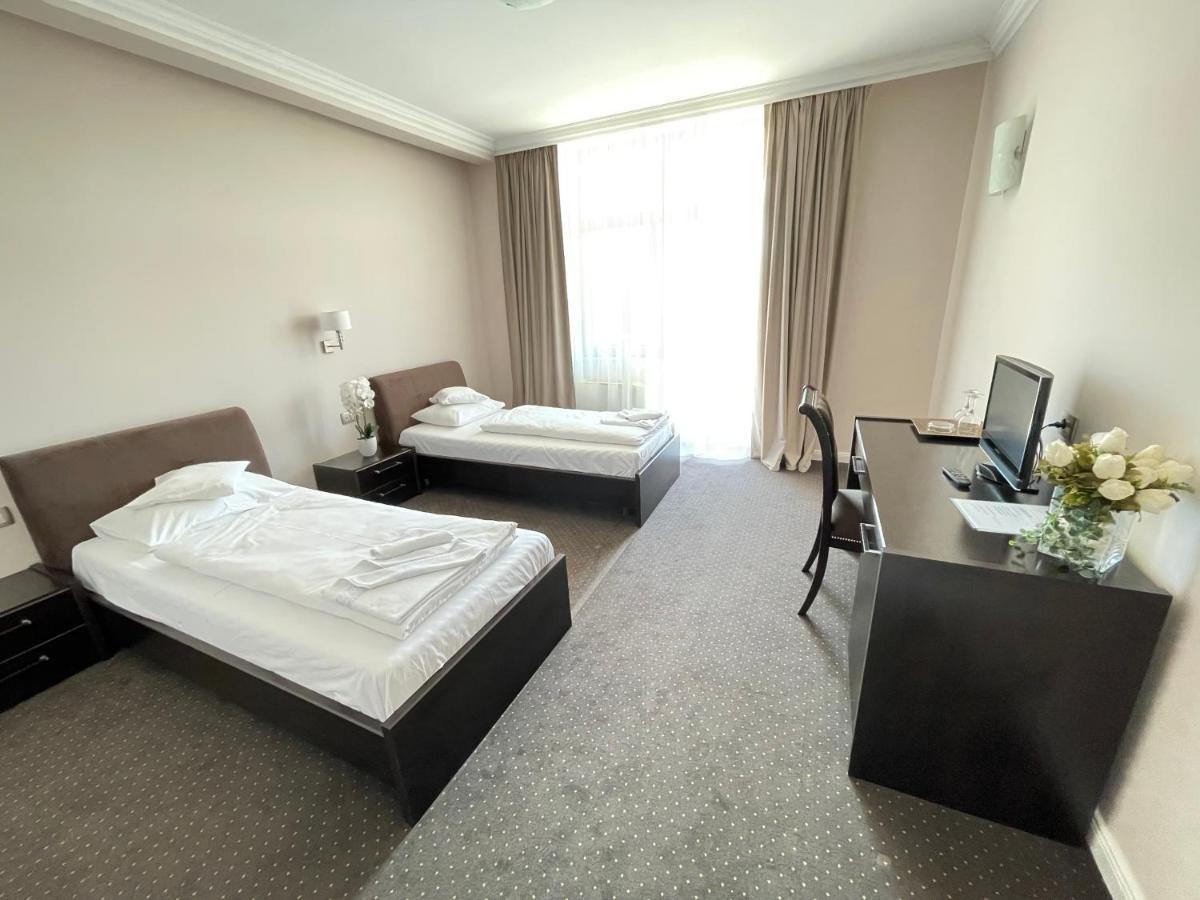 Hotel Opal Zalău Esterno foto